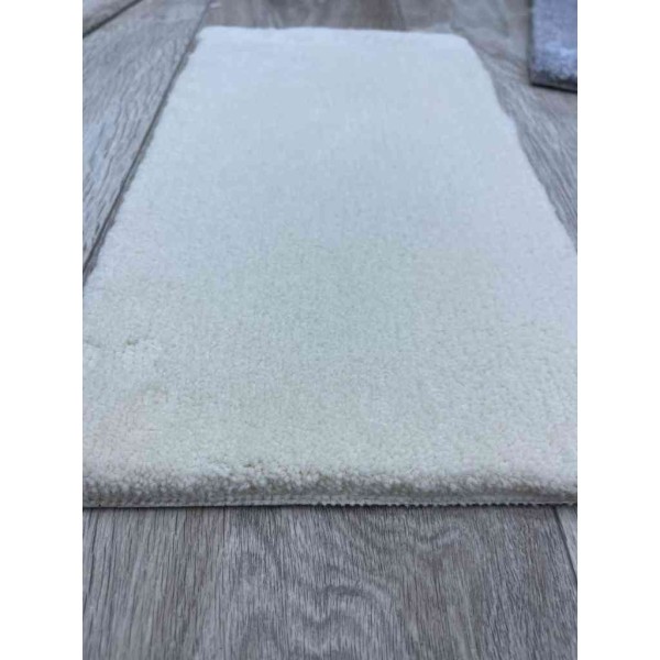 Sarahs carpet, plain, 10 cream, 100*100 square meters