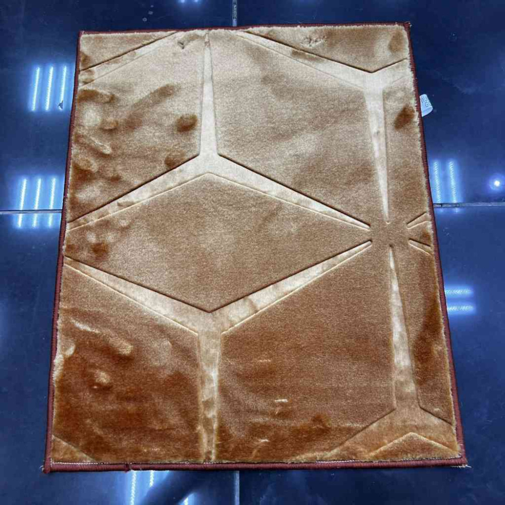 موكيت صيني عانم نقشه مرسديس ذهبي 05 100*100 موكيت صيني عانم نقشه مرسديس ذهبي 05 100*100