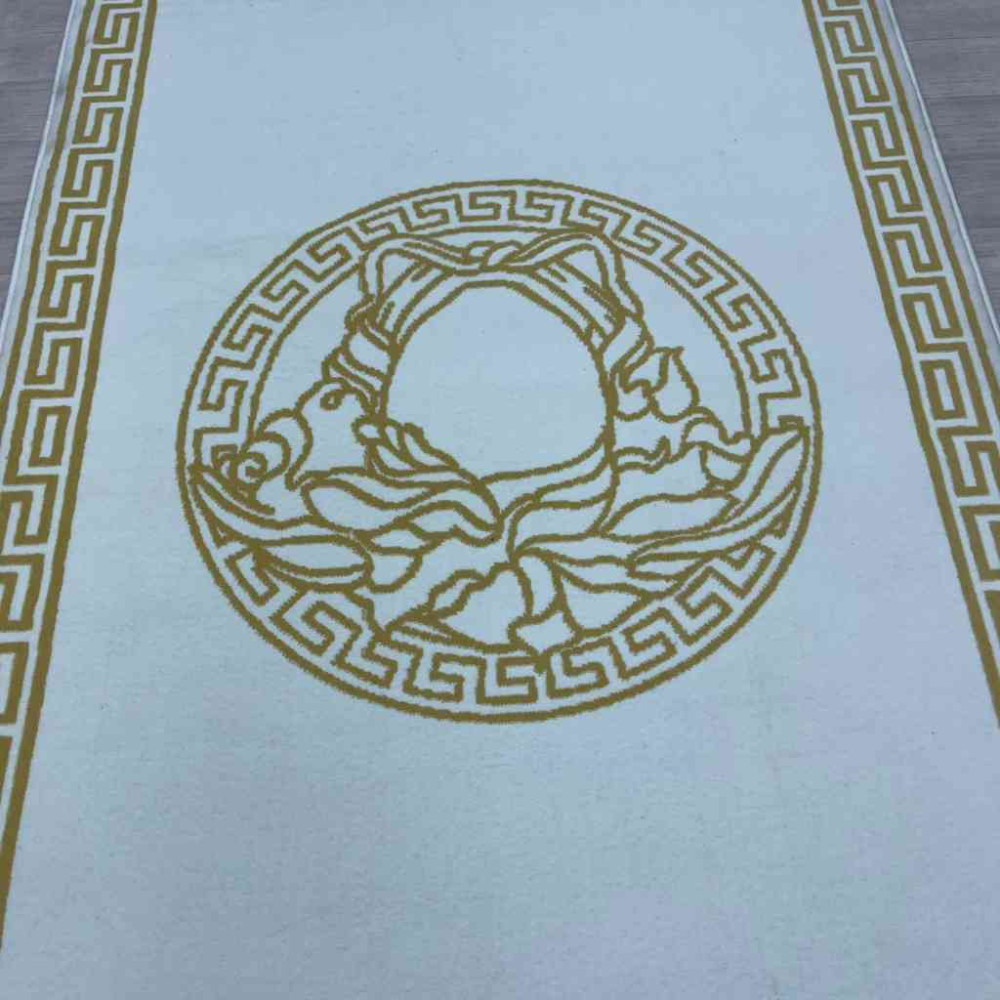 سجاد مايباخ الجديد شانيل ابيض و ذهبي مقاس 100*200 سجاد مايباخ الجديد شانيل ابيض و ذهبي مقاس 100*200