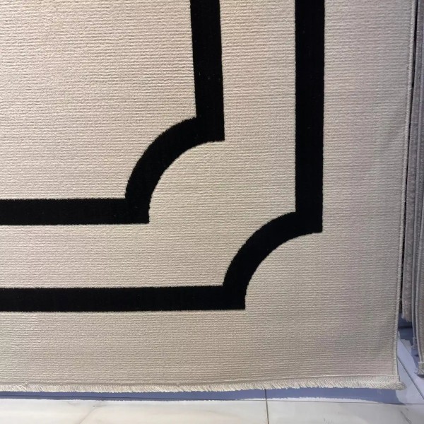 سجاد تركي اطار برواز فريم F493A كريم اسود مقاس 250*350