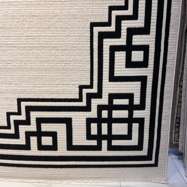سجاد تركي اطار برواز فريم F605A كريم اسود مقاس 150*220