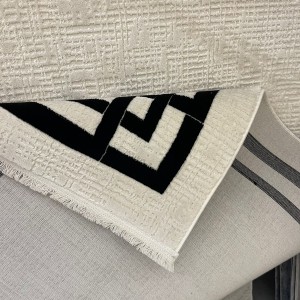 سجاد تركي اطار برواز فيكتوريا 41307A كريم اسود مقاس 100*200