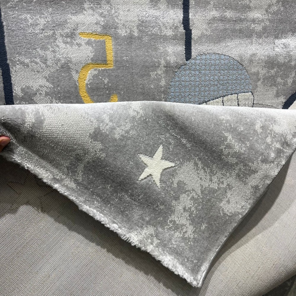 سجاد تركي اطفال كيدز 40684A اللون ابيض رصاصي فاتح مقاس 80*150