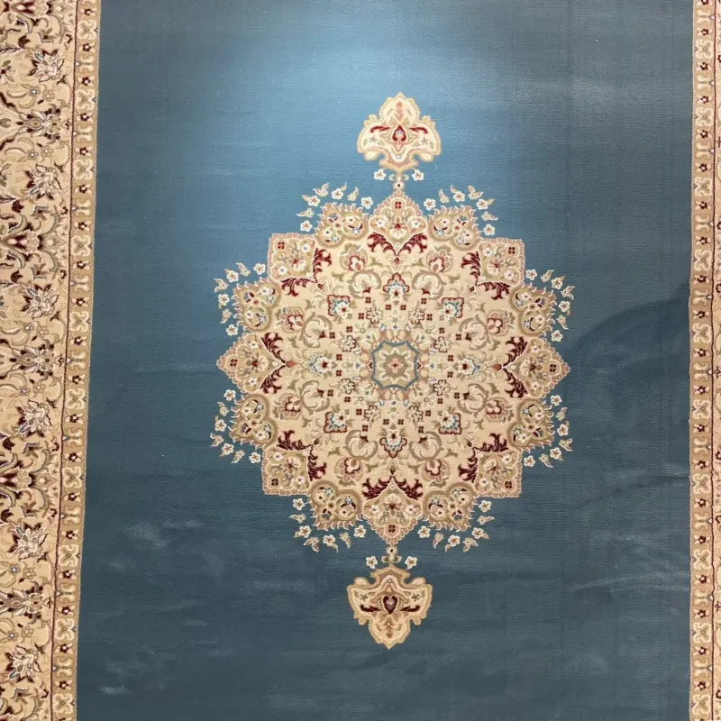 سجاد اصفهان تركي كلاسيك E506B سماوي مقاس 400*600 - اصفهان سجاد تركي كلاسيك